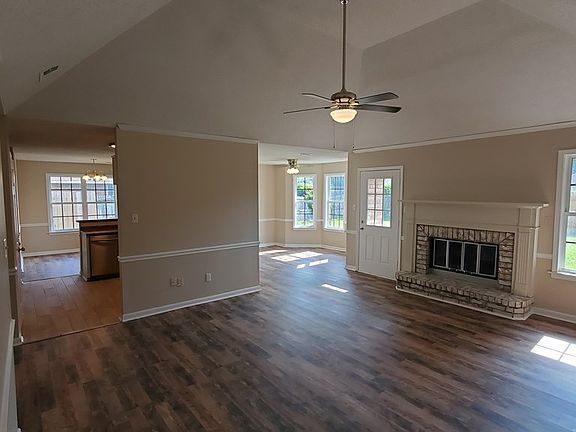3rd image of 325 Southwind Dr