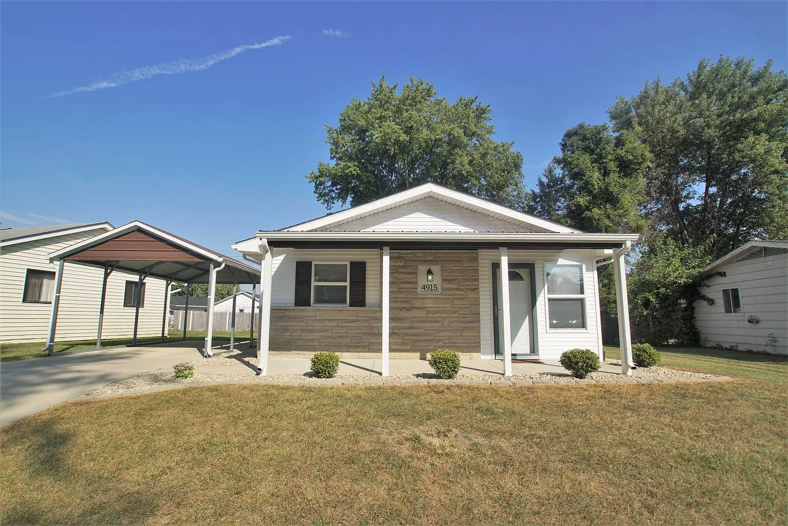 4915 Algonquin Trl photo 1