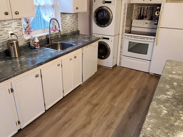 412 Mountainview Dr #MAIN FLOOR — Photo 12