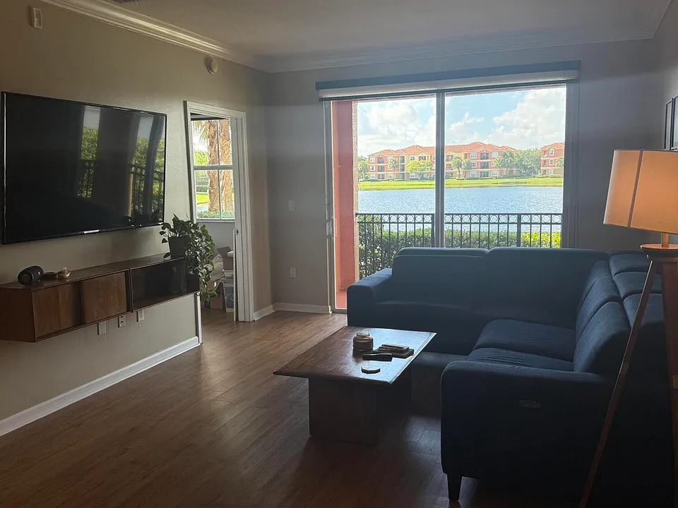 4404 SW 160th Ave #816