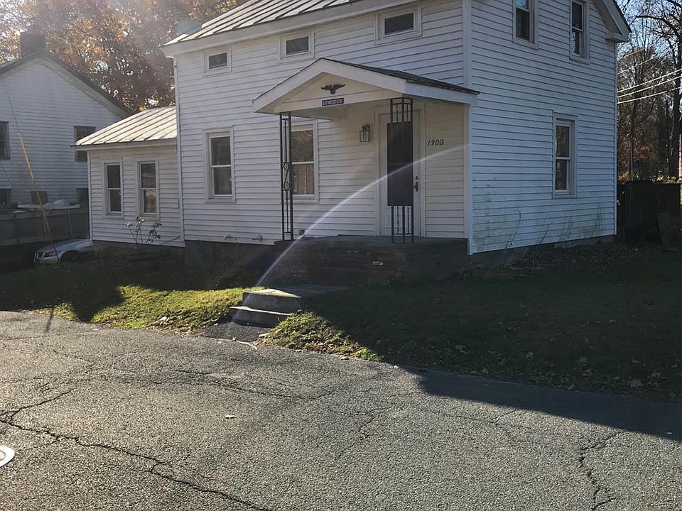 1st image of 1300 River St