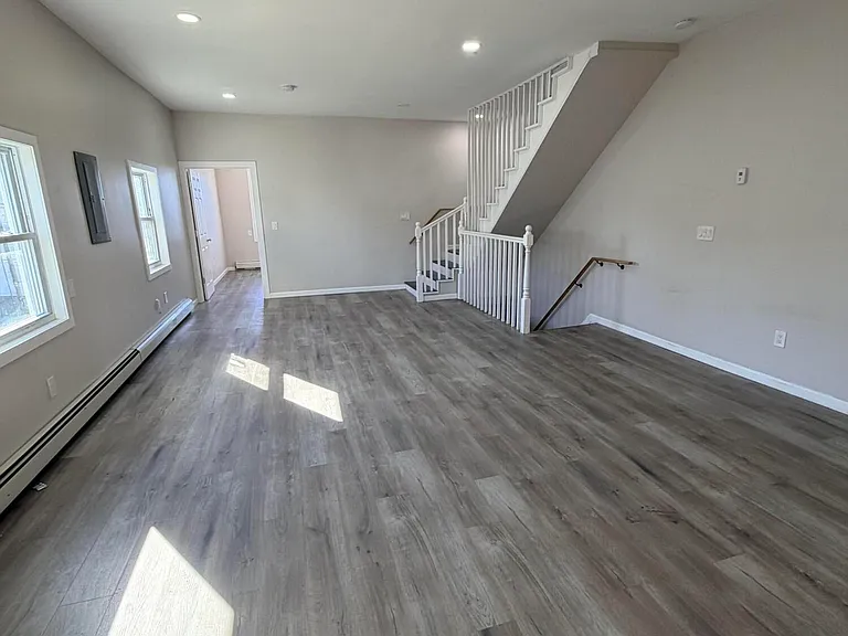 1014 Capouse Ave #2 — Photo 6