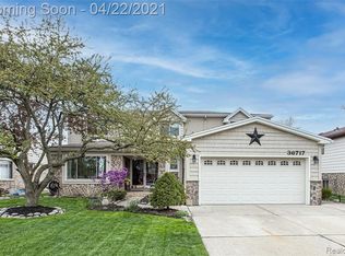 36717 Iroquois Dr, Sterling Heights, MI 48310