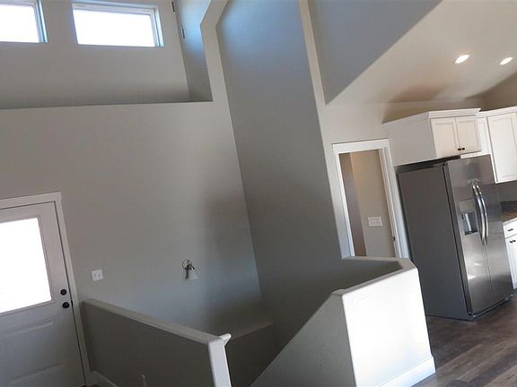 4th image of 4044 Bobolink Ln