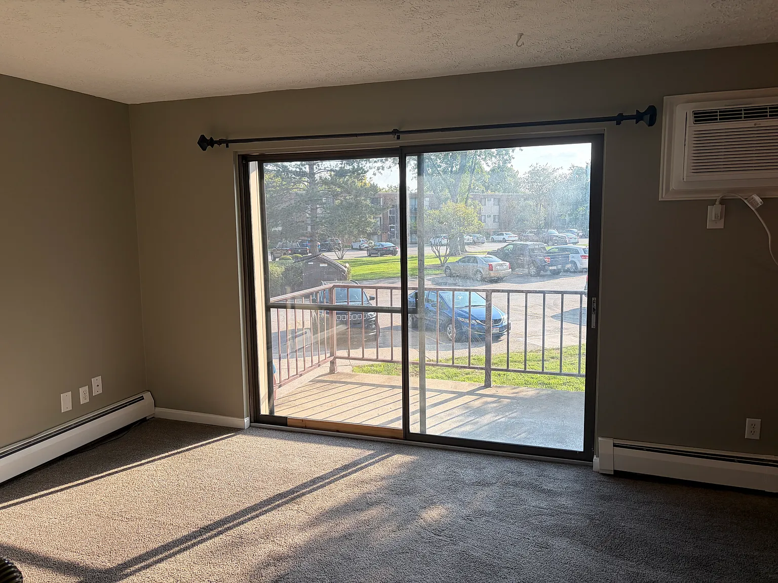 1 bed, 608 sqft, $1,100 — Photo 2