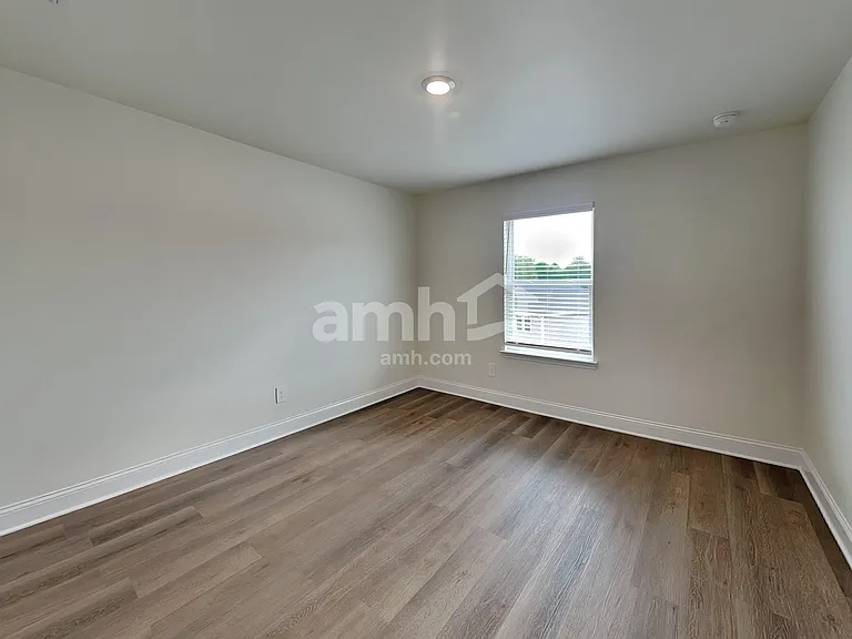 3327 Emzy Dr — Photo 20