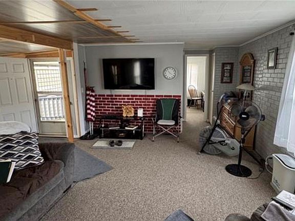 3rd image of 428 Meadows Dr