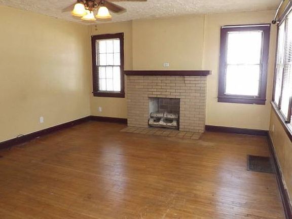 4th image of 320 Orchard St