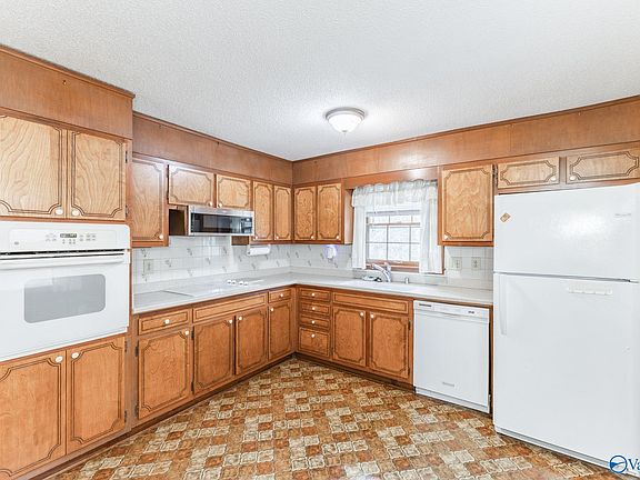 2nd image of 11206 Dellcrest Dr SE