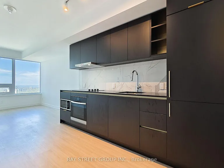 8 Wellesley St E #3910 — Photo 14
