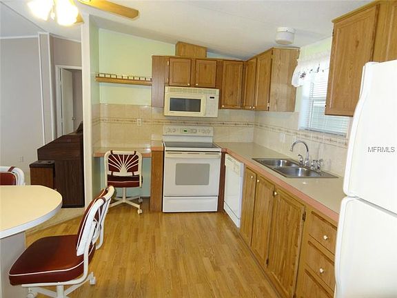 5th image of 16817 Olivaud St