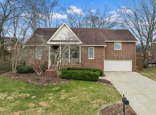 6817 Collinswood Dr, Nashville, TN 37221