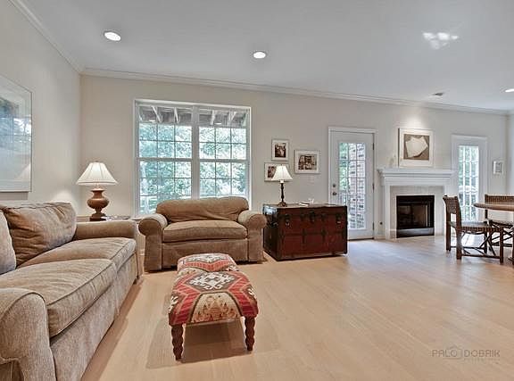3rd image of 15 Wimbledon Ct #00