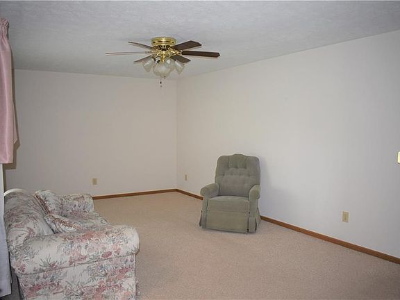3rd image of 1851 Park Ave