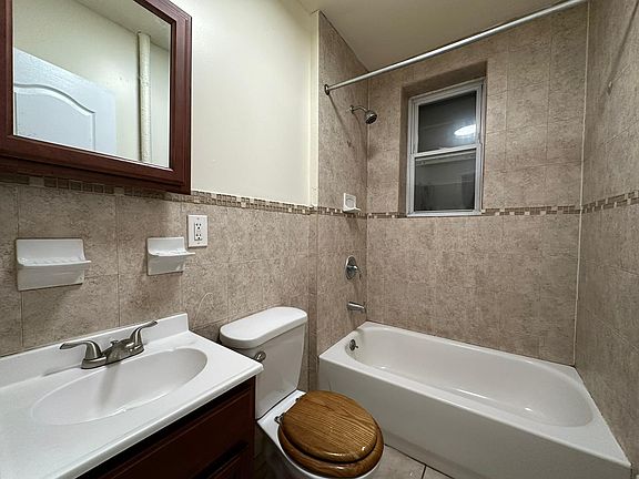 5th image of 266 Monticello Ave #9D