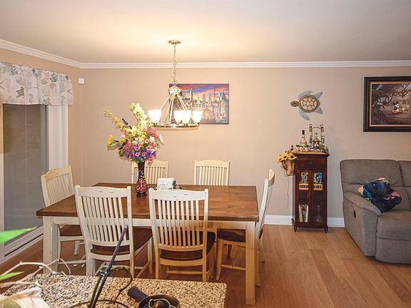 3rd image of 720 Town Bank Rd N