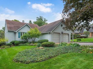 261 Holmes Ave, Clarendon Hills, IL 60514