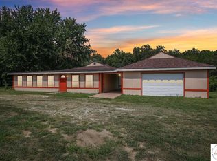 698 NE 901st Rd, Windsor, MO 65360