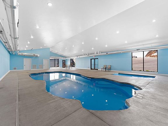 3rd image of 240 Poolside Pass #5