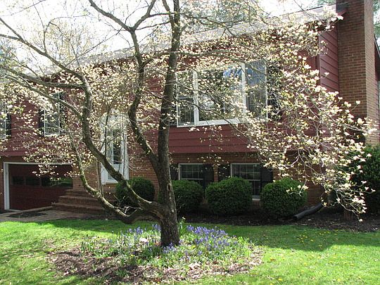 5th image of 2701 Heritage Ln