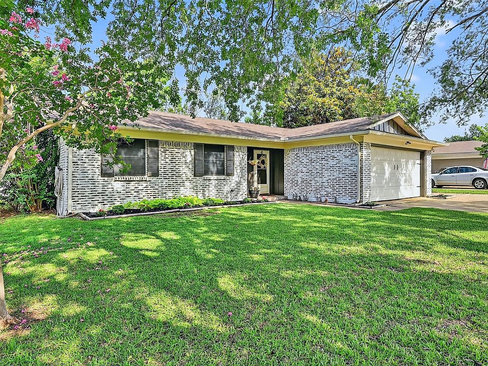 1st image of 2619 Brookhollow Dr
