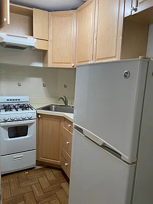 Rented by Downtown Realty Group LTD | media 19