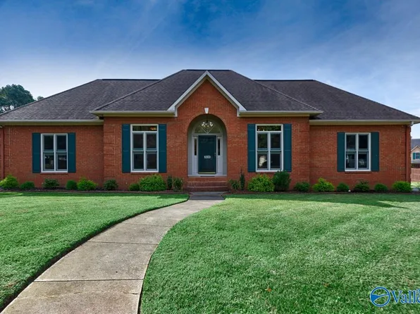 308 Bay Hill Way SW, Huntsville, AL 35824