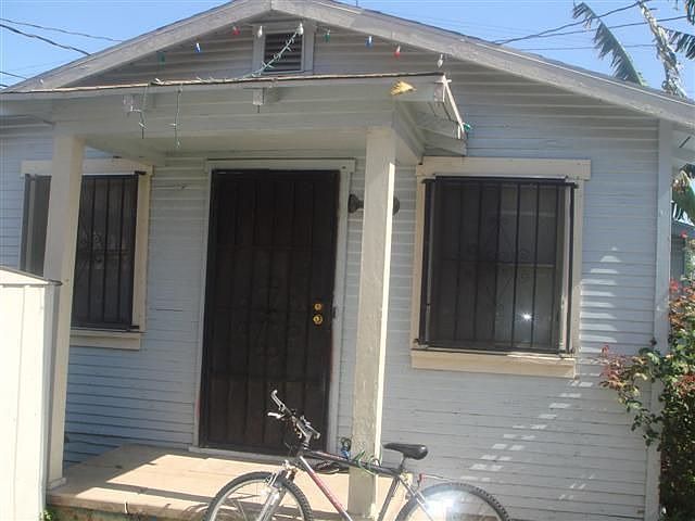 2nd image of 533 W 74th St