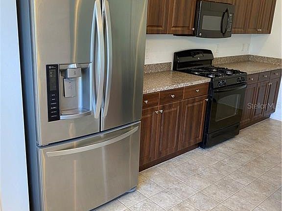 5th image of 11858 Forest Park Cir