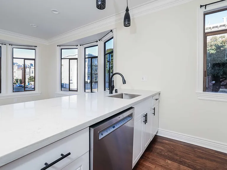 3210 Gough St #102 — Photo 11