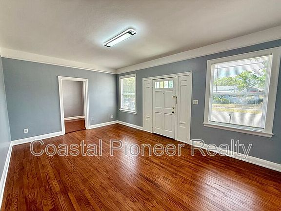 2nd image of 2323 W North B St