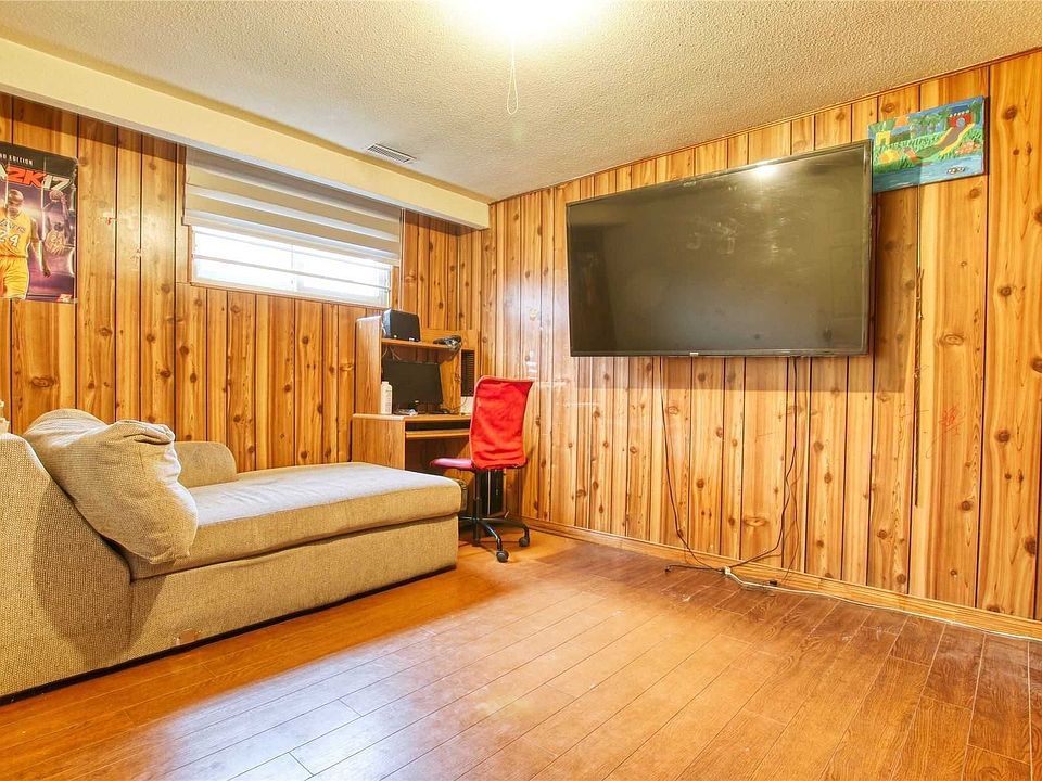 2nd image of 46 Lenthall Ave #Basement