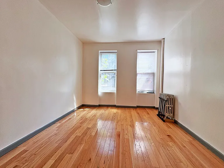 392 S 5th St #11 — Photo 6