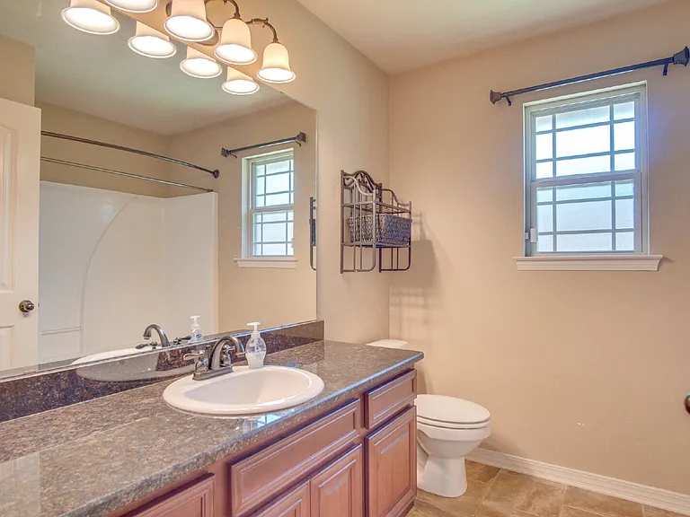 5485 Tucker Cir — Photo 26