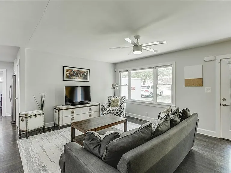 1858 Longdale Dr — Photo 7