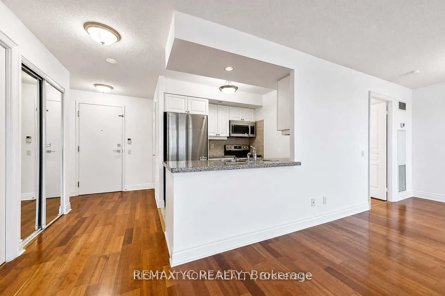 2 bed, $3,000 — Photo 4