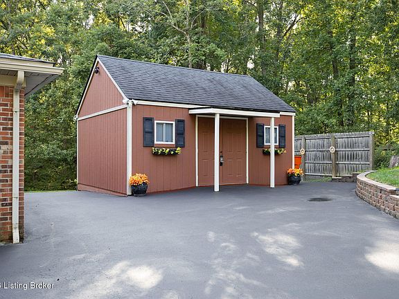 5th image of 69 Timberline Ct S