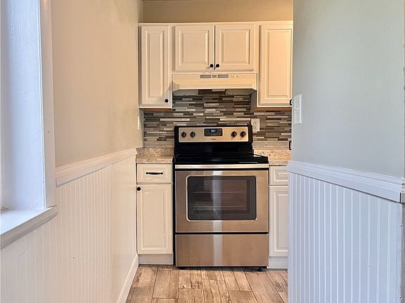 4th image of 5 Brookside Dr