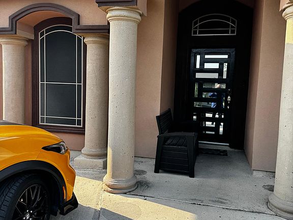 3rd image of 2080 Camargo St