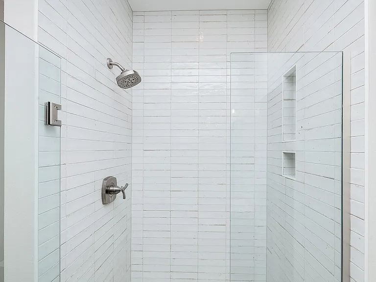5901 NE Sherman Dr — Photo 14