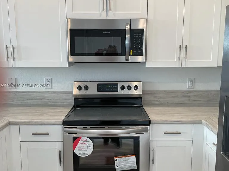 825 NE 211th St #825 — Photo 10