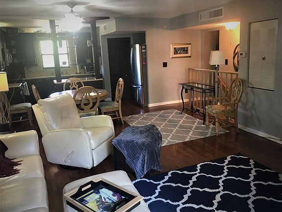 4th image of 105 4th Ave NE Unit 216
