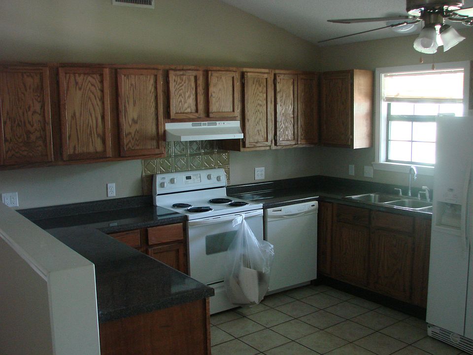 2nd image of 204 Basswood Dr