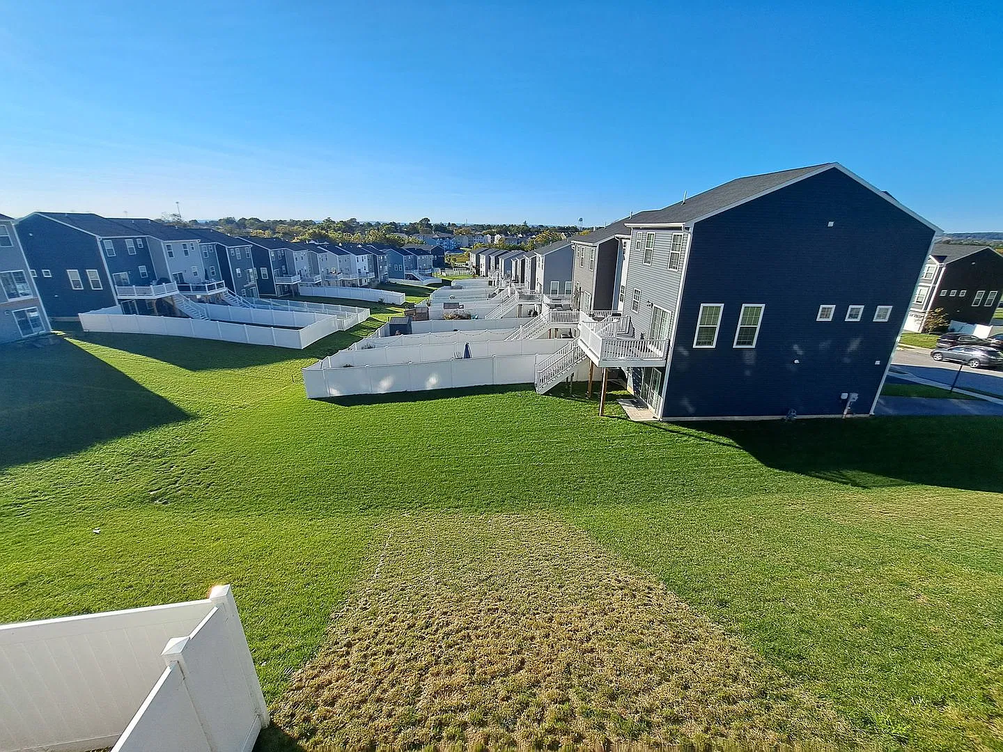 3 Bed / 2-1/2 Bath Single Family Townhome — Photo 3