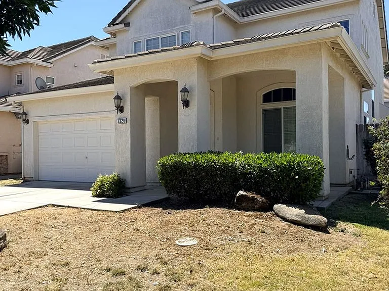 1326 Tide Dr — Photo 3