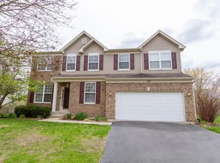 199 Loveland Ct, Gilberts, IL 60136