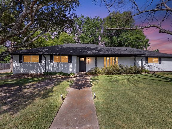 4th image of 112 Royal Ln