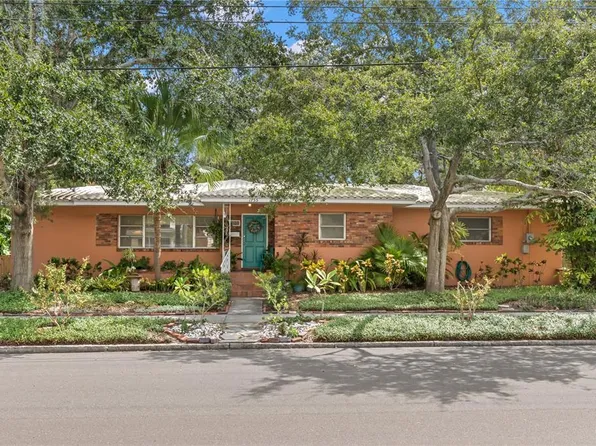 1755 Locust St NE, Saint Petersburg, FL 33704