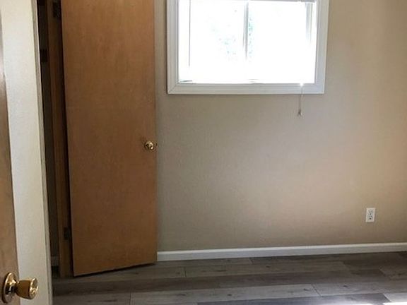 5th image of 1708 E Avenue B #1