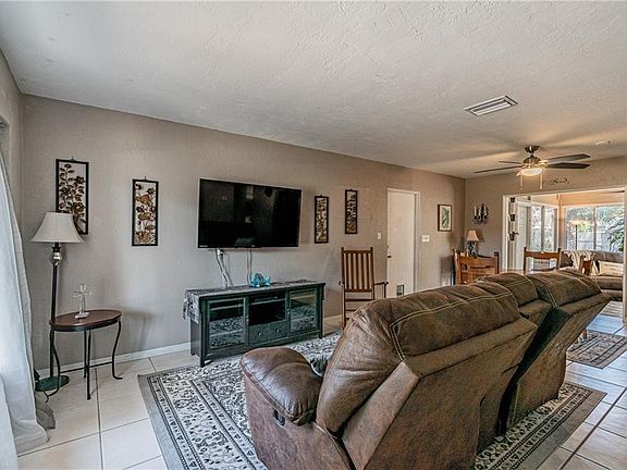 4th image of 2041 63rd Ave S